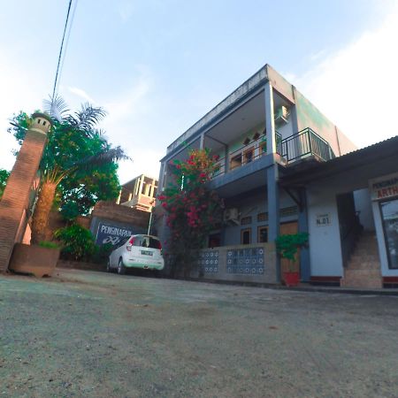 Penginapan Artha Praya Exterior photo