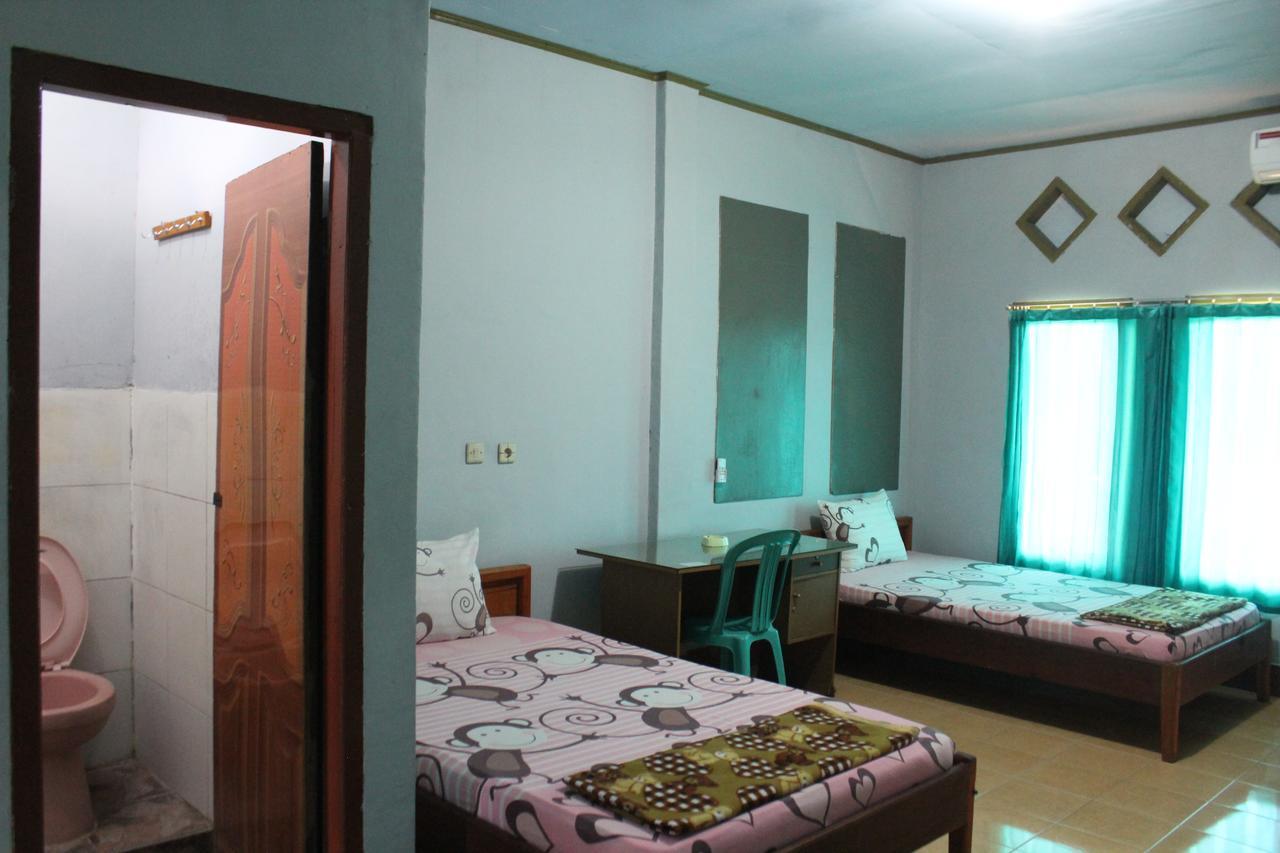 Penginapan Artha Praya Exterior photo